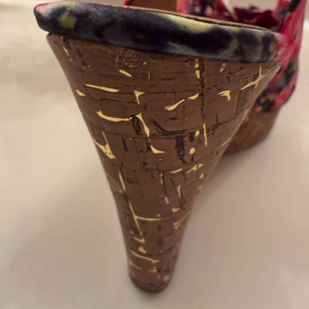 Covington Women's Multicolor Floral Cork Wedge Heels size 6.5 MAKE ME A OFFER! - Picture 15 of 17